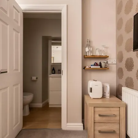 The Lansdowne Boutique Rooms With Breakfast - Adults Only-3